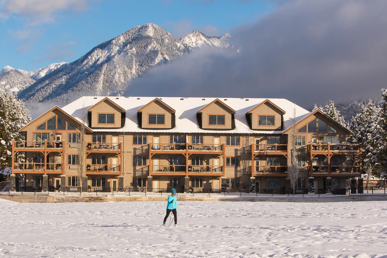 Bighorn Meadows Resort Рейдиум-Хот-Спрингс Экстерьер фото