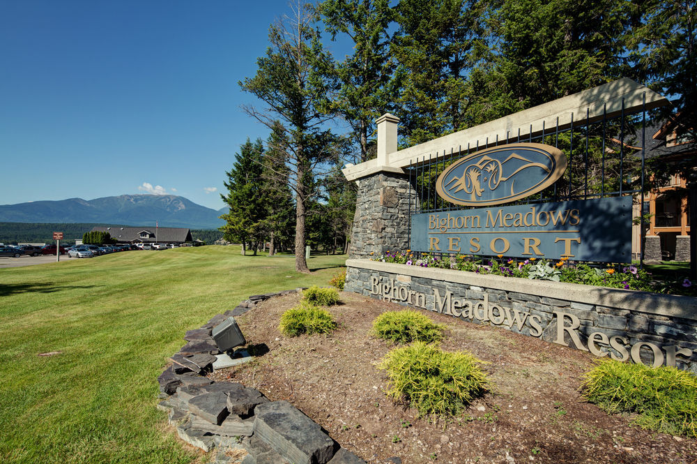 Bighorn Meadows Resort Рейдиум-Хот-Спрингс Экстерьер фото