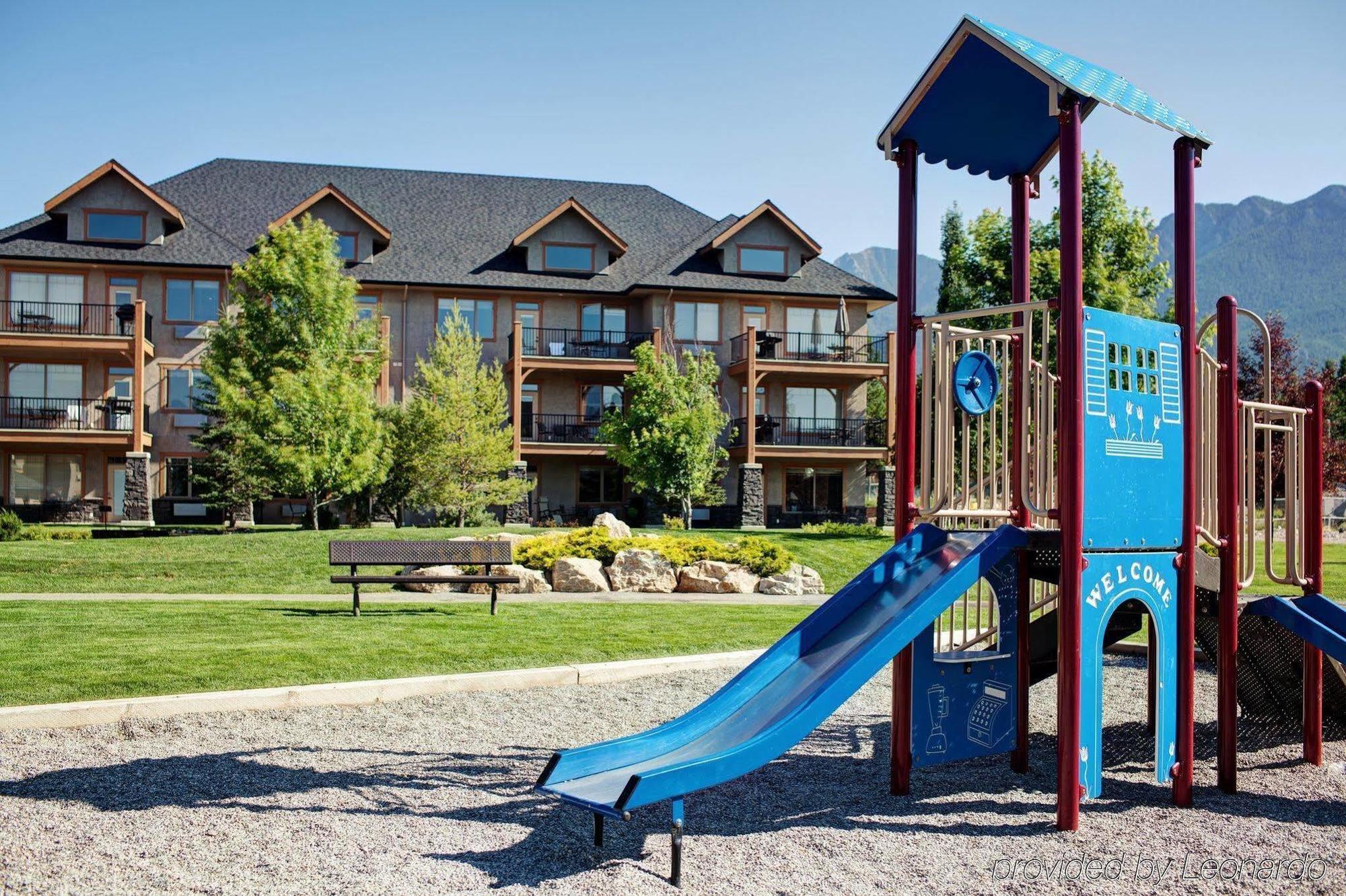 Bighorn Meadows Resort Рейдиум-Хот-Спрингс Экстерьер фото