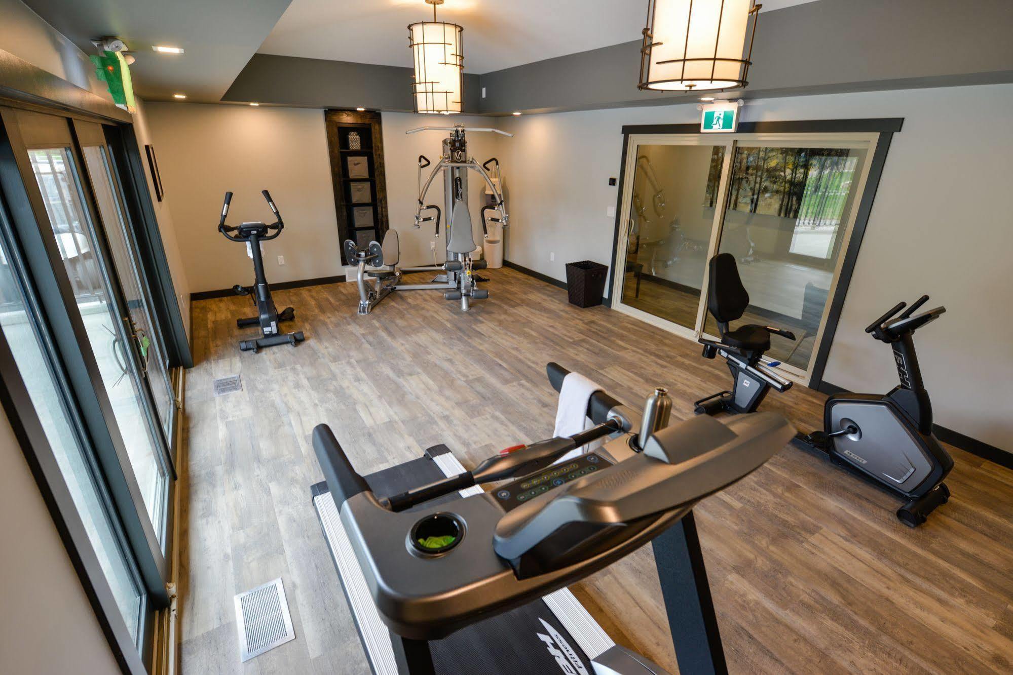 Bighorn Meadows Resort Рейдиум-Хот-Спрингс Экстерьер фото