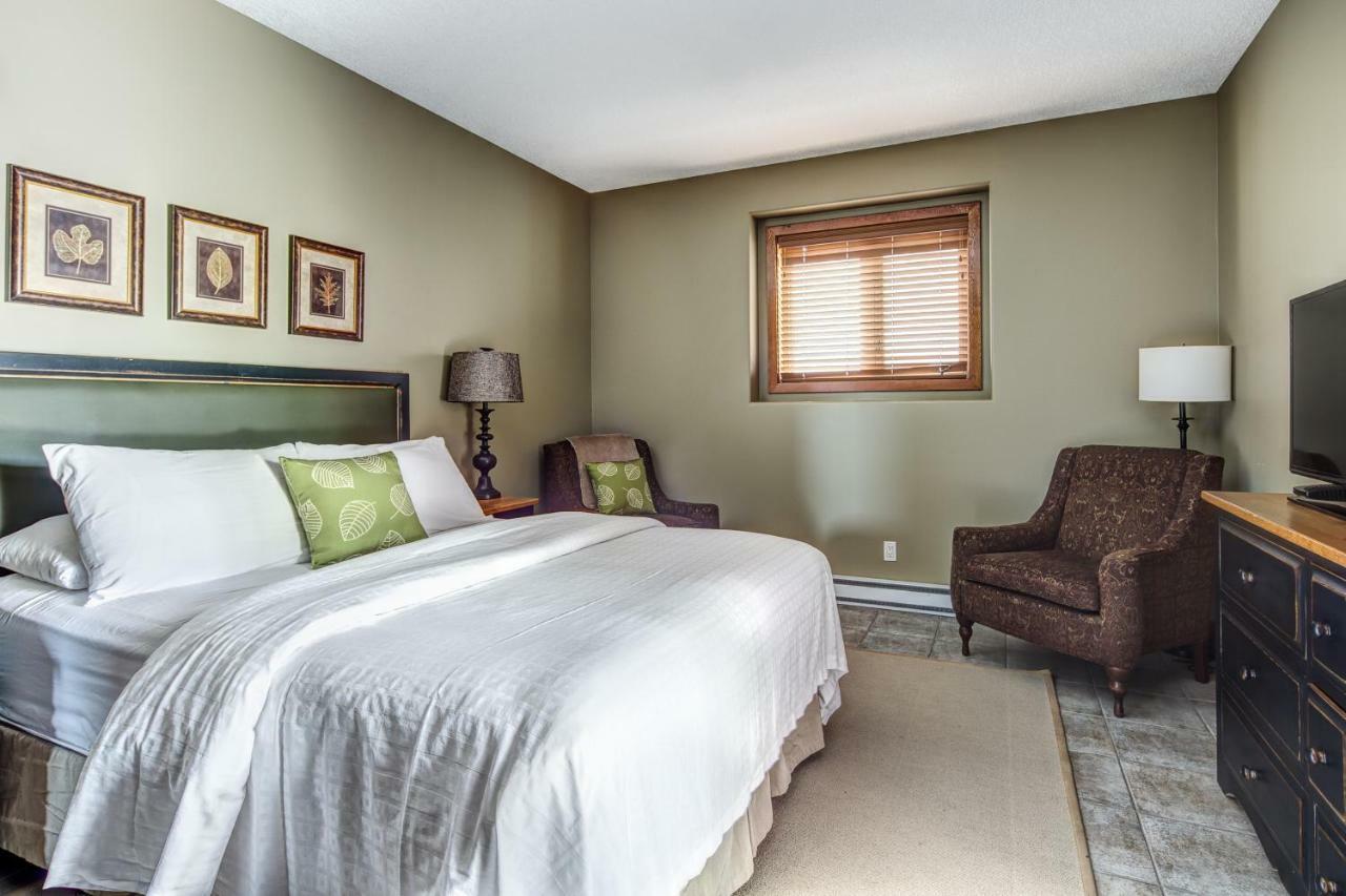Bighorn Meadows Resort Рейдиум-Хот-Спрингс Экстерьер фото